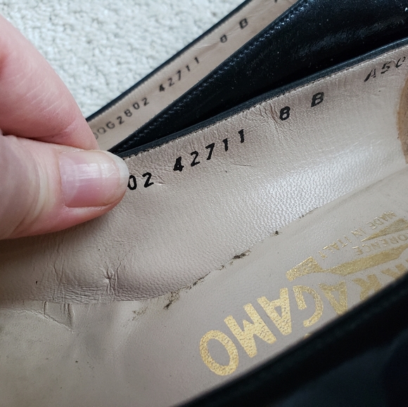 Black Patent Ferragamo Heels- Vintage! - Picture 4 of 4